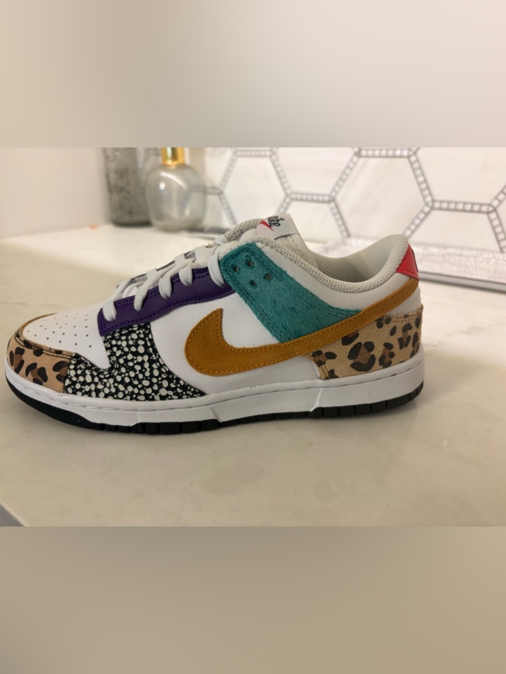 Brand New W Nike Dunk Low SE , 8.5 - Picture 2 of 6